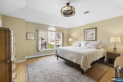228 Lafayette Avenue, Cliffside Park, NJ 07010 - Photo 5