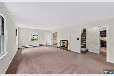 11 Burlington Place, Fair Lawn, NJ 07410 - Photo 7