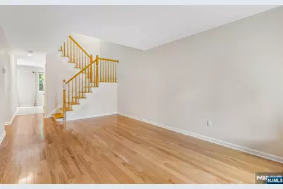 6-04 Cross Meadows, Fair Lawn, NJ 07410 - Photo 9