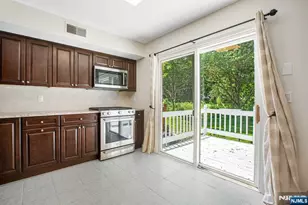 6-04 Cross Meadows, Fair Lawn, NJ 07410 - Photo 3