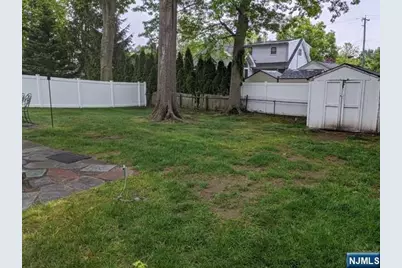 492 Dorchester Road, Ridgewood, NJ 07450 - Photo 17