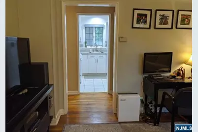492 Dorchester Road, Ridgewood, NJ 07450 - Photo 3