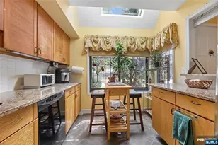 1447 John St, Fort Lee, NJ 07024 - Photo 11