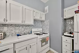 2000 Linwood Ave 23E, Fort Lee, NJ 07024 - Photo 9