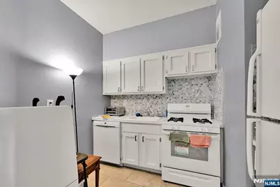 2000 Linwood Avenue 23E #23E, Fort Lee, NJ 07024 - Photo 7