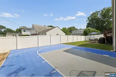 135 Rector Court, Bergenfield, NJ 07621 - Photo 11