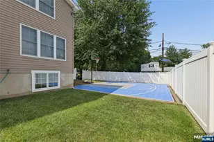 135 Rector Ct, Bergenfield, NJ 07621 - Photo 9