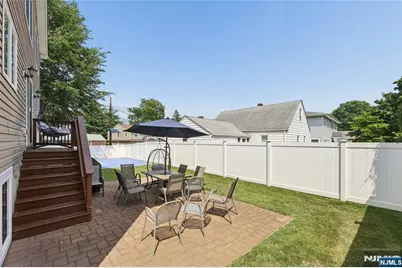 135 Rector Court, Bergenfield, NJ 07621 - Photo 7