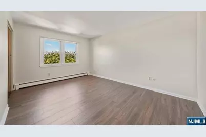 1023 Morningside Lane 2nd Fl #2nd FL, Fort Lee, NJ 07024 - Photo 9