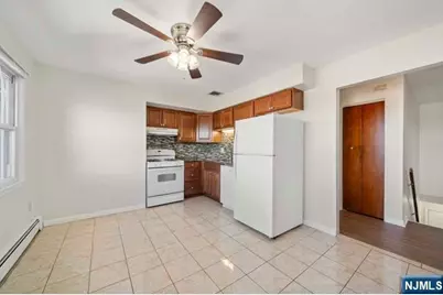 1023 Morningside Lane 2nd Fl #2nd FL, Fort Lee, NJ 07024 - Photo 5