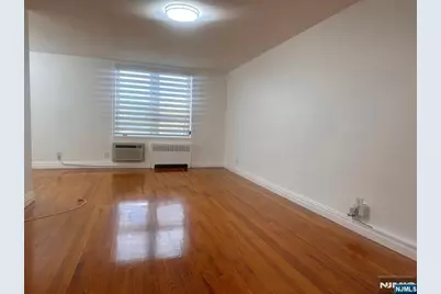 2160 Center Avenue 4S #4S, Fort Lee, NJ 07024 - Photo 1