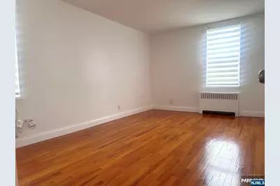 2160 Center Avenue 4S #4S, Fort Lee, NJ 07024 - Photo 5
