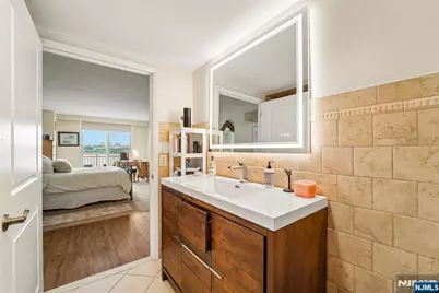 1077 River Road 903 #903, Edgewater, NJ 07020 - Photo 27