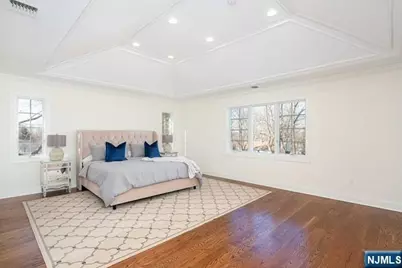 223 Hillcrest Drive, Paramus, NJ 07652 - Photo 9
