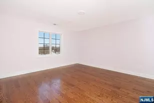 223 Hillcrest Dr, Paramus, NJ 07652 - Photo 11