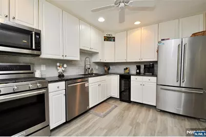 18 Bradshaw Court B3 #B3, Hillsdale, NJ 07642 - Photo 13