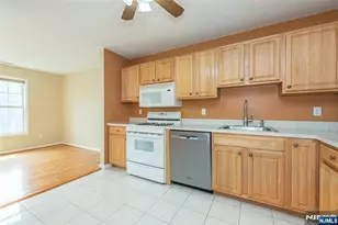 38 Chanda Ct D038, Clifton, NJ 07012 - Photo 9