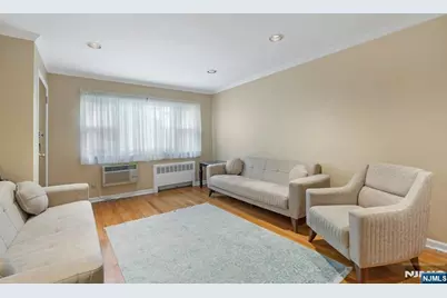 201 Oakdene Place D1 #D1, Cliffside Park, NJ 07010 - Photo 5