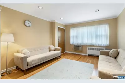 201 Oakdene Place D1 #D1, Cliffside Park, NJ 07010 - Photo 3