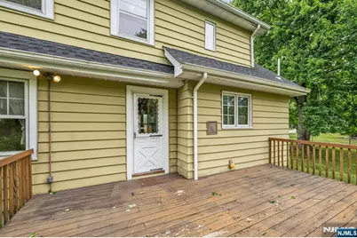 163 W Midland Avenue, Paramus, NJ 07652 - Photo 7
