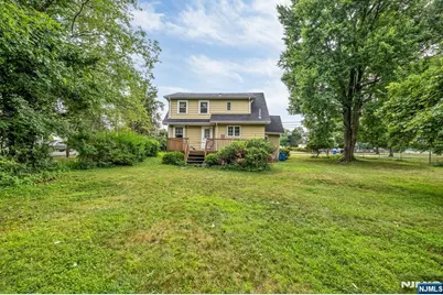 163 W Midland Avenue, Paramus, NJ 07652 - Photo 5