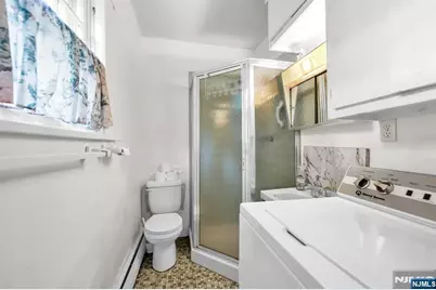 163 W Midland Avenue, Paramus, NJ 07652 - Photo 17