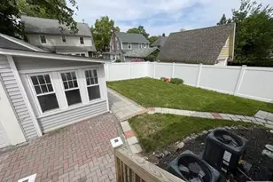 257 Cherry Ln, Teaneck Township, NJ 07666 - Photo 21
