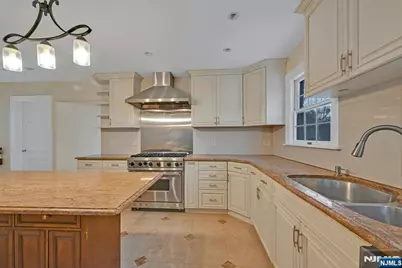 40 Clinton Avenue, Tenafly, NJ 07670 - Photo 9