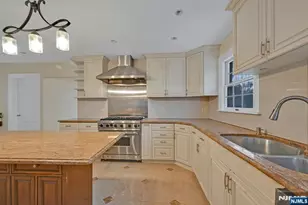 40 Clinton Ave, Tenafly, NJ 07670 - Photo 9