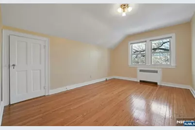 40 Clinton Avenue, Tenafly, NJ 07670 - Photo 21