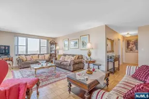 2000 Linwood Ave 9J, Fort Lee, NJ 07024 - Photo 9
