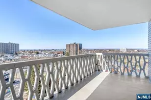 2000 Linwood Ave 9J, Fort Lee, NJ 07024 - Photo 17