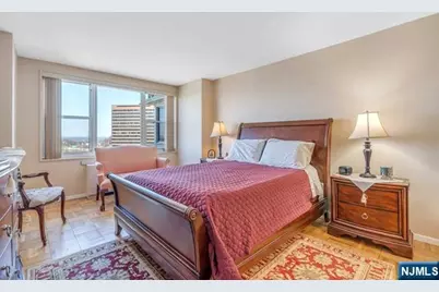 2000 Linwood Avenue 9J #9J, Fort Lee, NJ 07024 - Photo 11