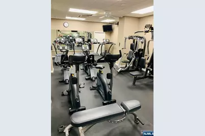 2000 Linwood Avenue 9J #9J, Fort Lee, NJ 07024 - Photo 27
