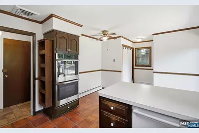 308 Ross Avenue, Hackensack, NJ 07601 - Photo 15