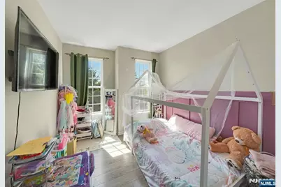 1 Clover Lane 101 #101, Garfield, NJ 07026 - Photo 17