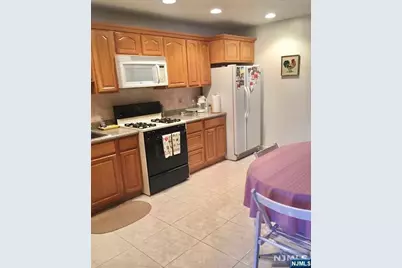 525 Harrison Avenue 2F #2F, Harrison, NJ 07029 - Photo 7