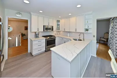 102 Lisa Court, Wyckoff Township, NJ 07481 - Photo 7