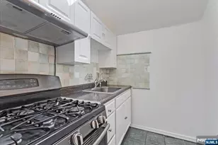 86 Clendenny Ave, Jersey City, NJ 07304 - Photo 9