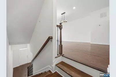 18 Litchfield Lane, Fair Lawn, NJ 07410 - Photo 17