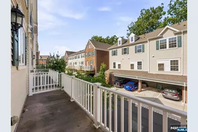 18 Litchfield Lane, Fair Lawn, NJ 07410 - Photo 15