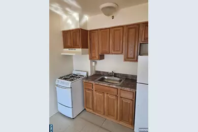 475 Grand 1F #1F, Palisades Park, NJ 07650 - Photo 5