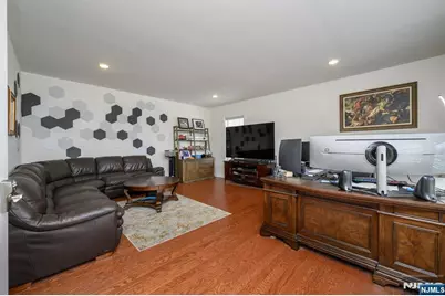22 Hilltop Drive, Caldwell, NJ 07006 - Photo 5