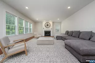 22 Hilltop Dr, Caldwell, NJ 07006 - Photo 13
