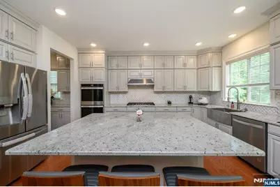 22 Hilltop Drive, Caldwell, NJ 07006 - Photo 7