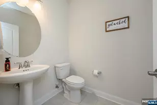 22 Hilltop Dr, Caldwell, NJ 07006 - Photo 17