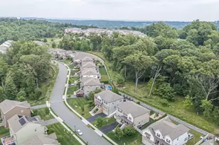 22 Hilltop Dr, Caldwell, NJ 07006 - Photo 49