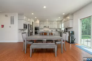 22 Hilltop Dr, Caldwell, NJ 07006 - Photo 11