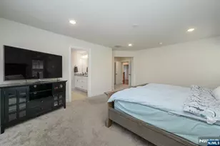 22 Hilltop Dr, Caldwell, NJ 07006 - Photo 21