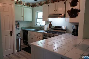 59 Pine St, Midland Park, NJ 07432 - Photo 5